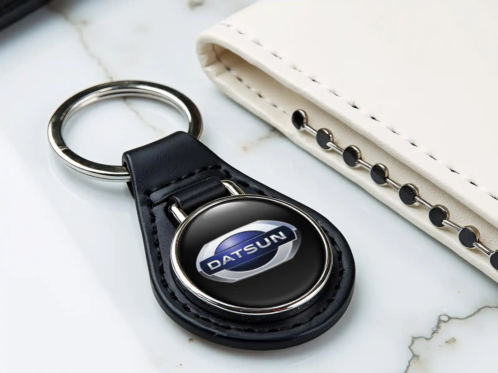 Datsun Funda de Llave Cuero Robusto Premium Brillo